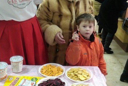 С 27 по 29 декабря 2016 года в фирменных магазинах "МКС" и гастрономах "Пушкинский" прошли промо-акции по дегустации продукции LA Batata.