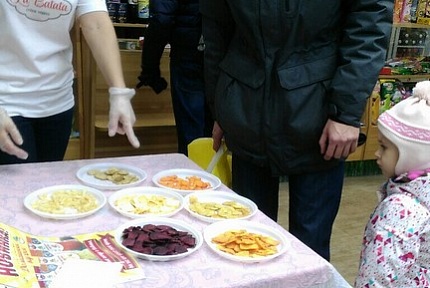 С 27 по 29 декабря 2016 года в фирменных магазинах "МКС" и гастрономах "Пушкинский" прошли промо-акции по дегустации продукции LA Batata.